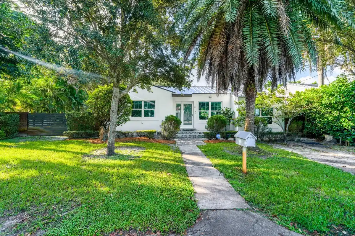 36 NW 101st St, Miami Shores: photo 1 of 17