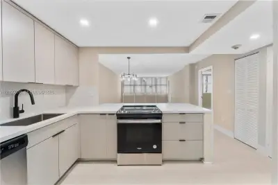1420 Brickell Bay Dr #1202E, Miami: photo 1 of 18