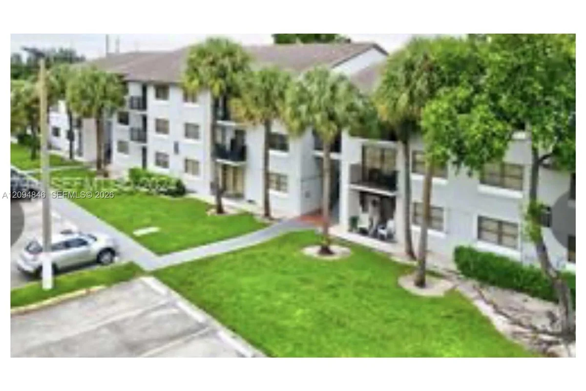 7195 NW 179th St #205, Hialeah: photo 1 of 1