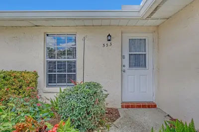 553 Covered Bridge Blvd, Lake Worth: photo 1 of 43