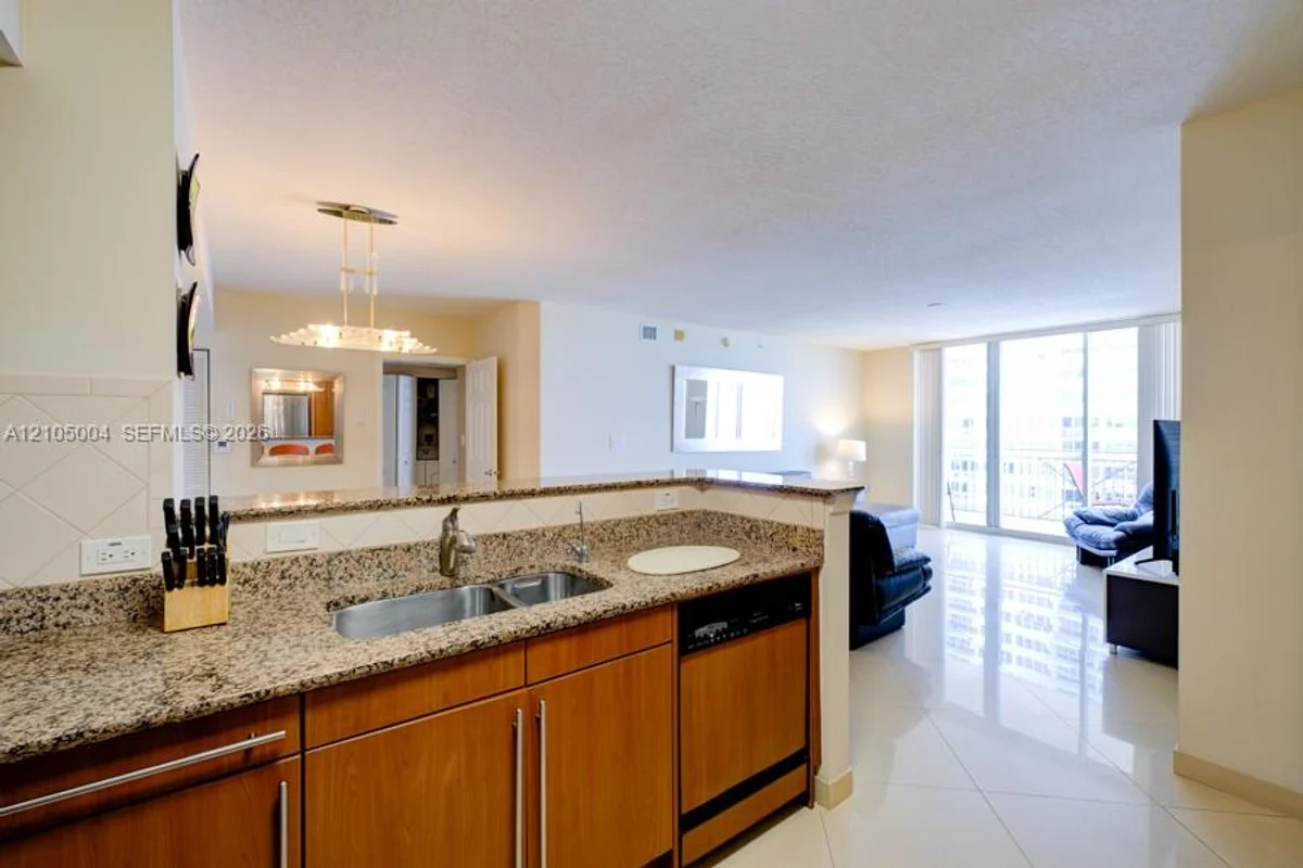2401 S Ocean Dr #PH-A3, Hollywood: photo 1 of 12