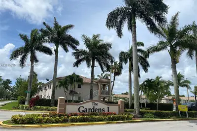 1250 SE 28th Ct #203, Homestead: photo 1 of 12