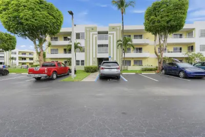 10765 SW 108th Ave #301, Miami: photo 1 of 30