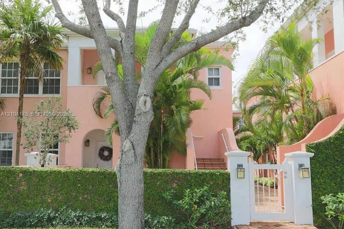578 Loretto Ave #5, Coral Gables: photo 1 of 8