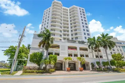 9751 E Bay Harbor Dr #8D, Bay Harbor Islands: photo 1 of 18