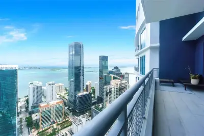 60 SW 13th St #4802, Miami: photo 1 of 23