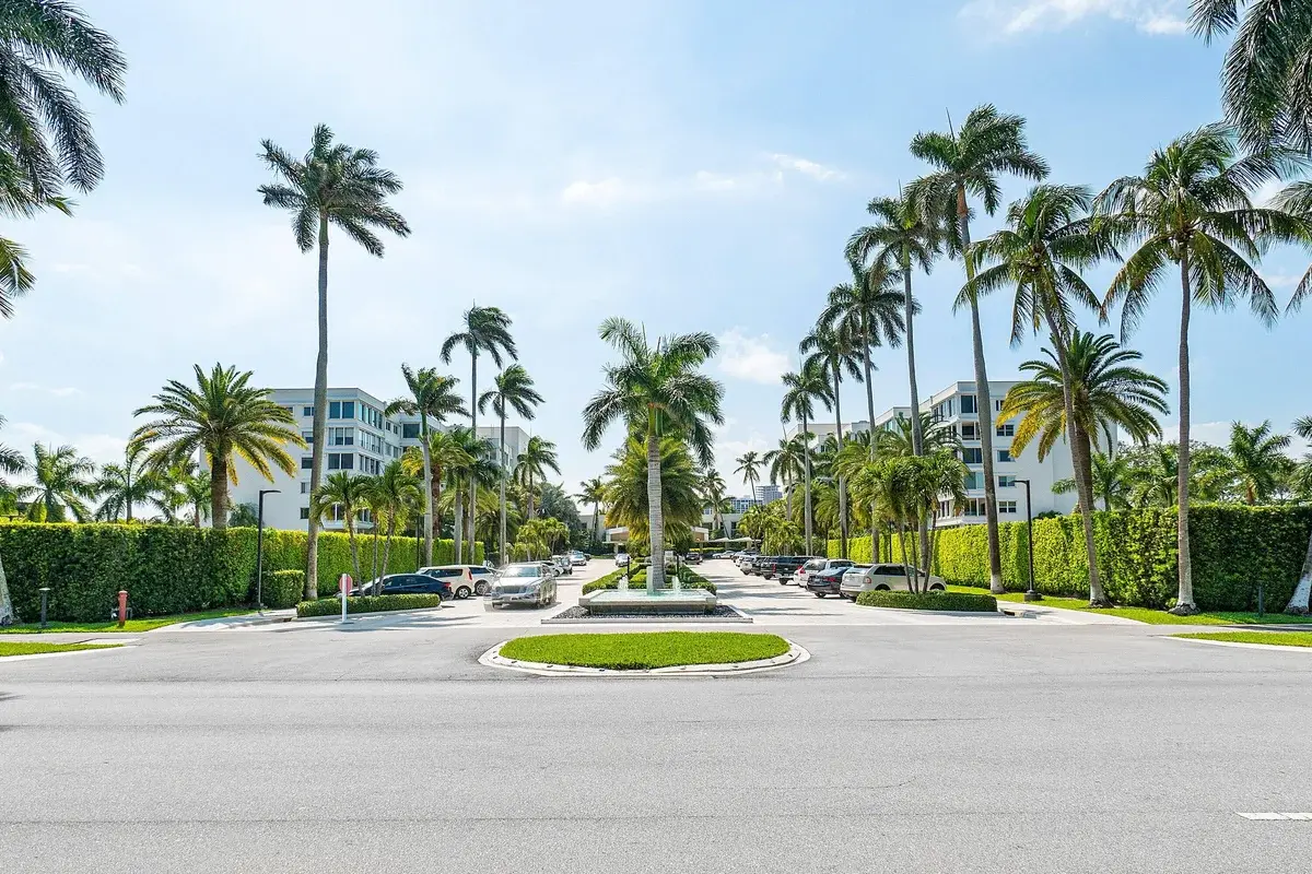 44 Cocoanut Row #222B, Palm Beach: photo 1 of 38