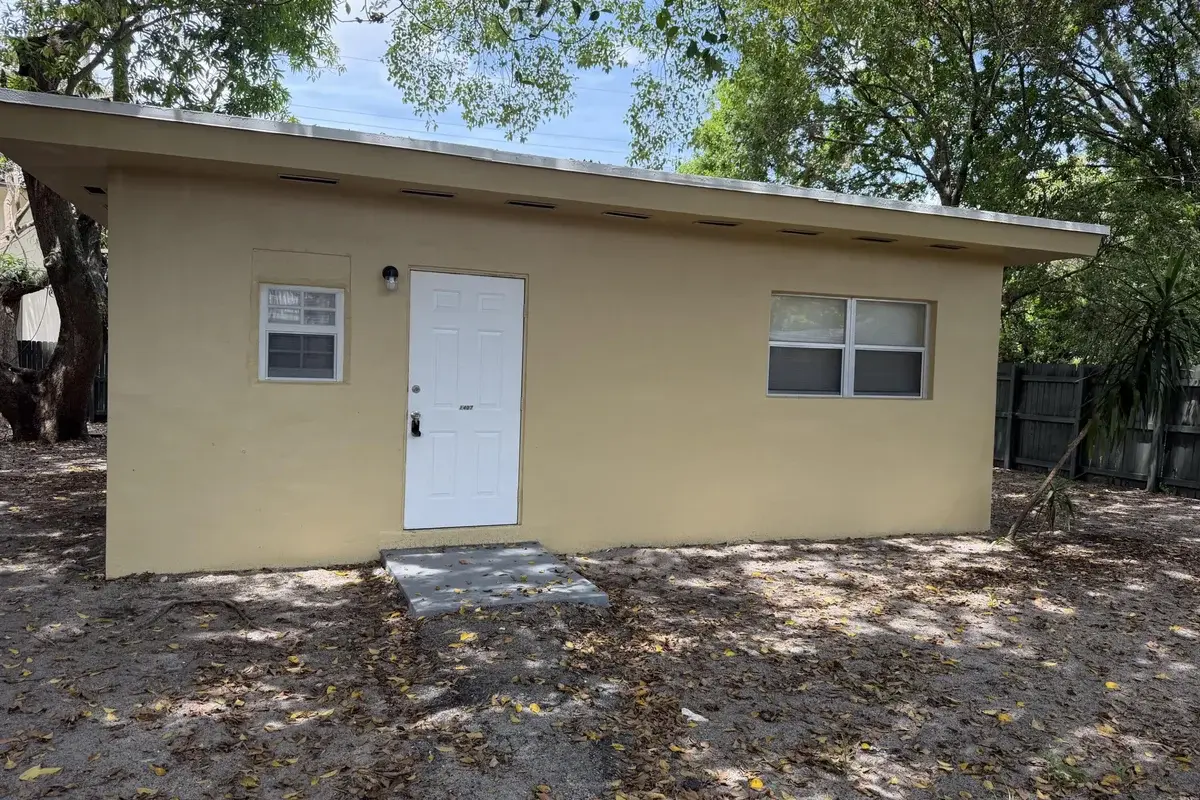 1407 NE 5th Ter, Fort Lauderdale: photo 1 of 8