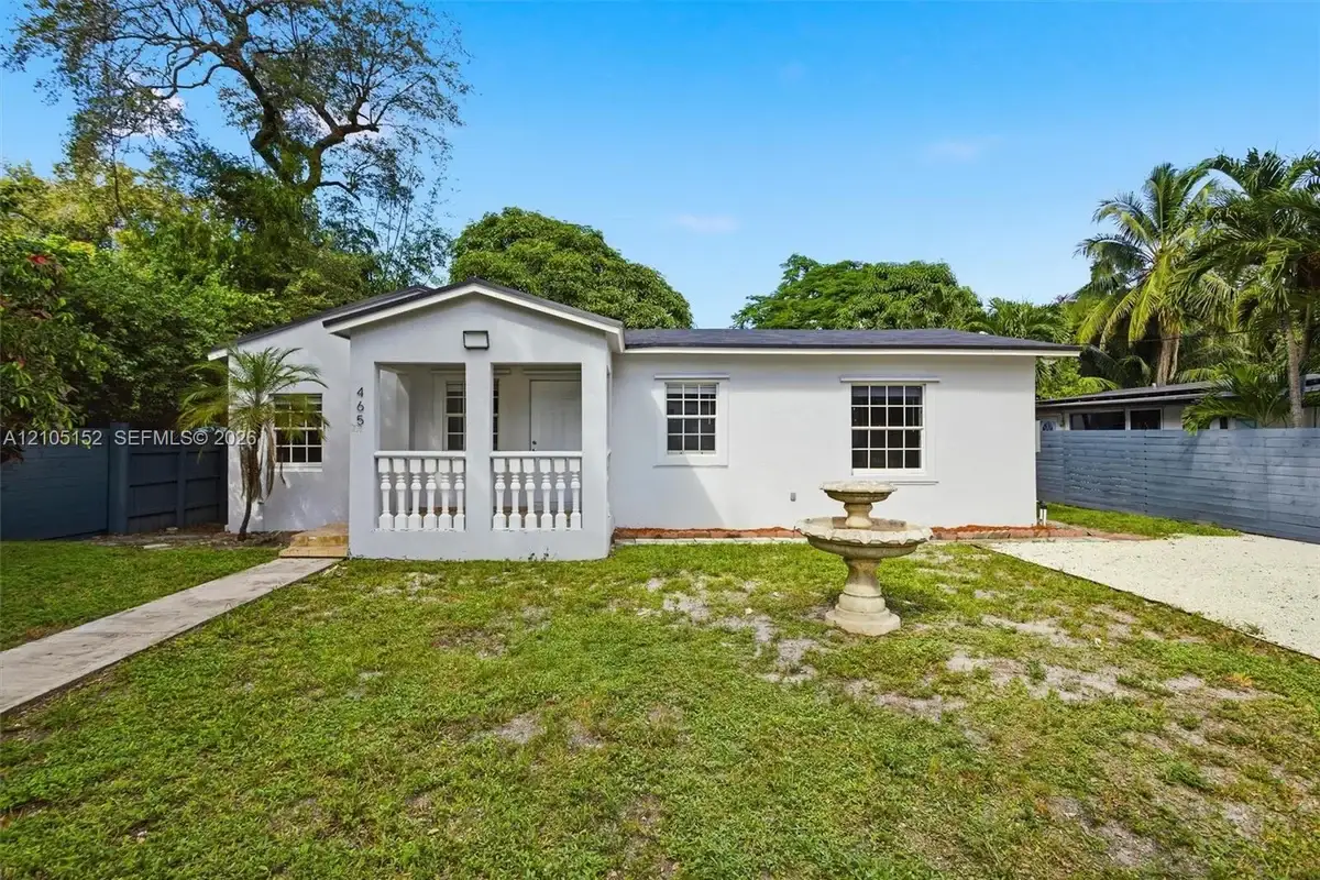 465 NE 165th St, Miami: photo 1 of 13