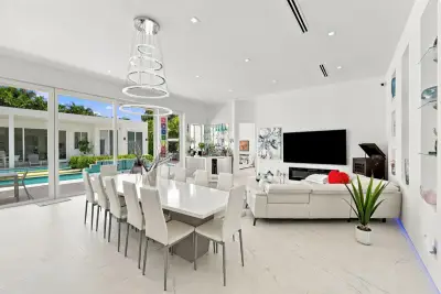 110 NE 16th Pl, Fort Lauderdale: photo 1 of 40