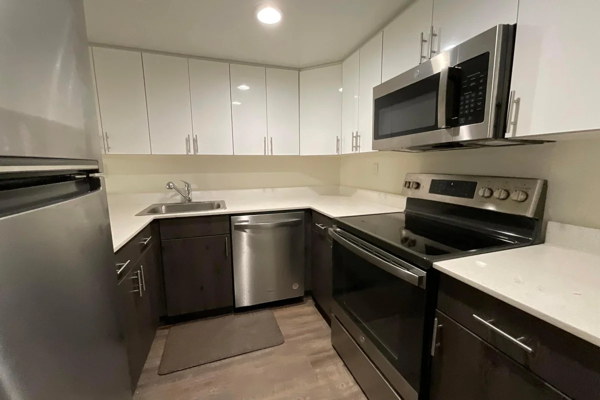 19455 NE 10 Ave #1-331, North Miami Beach: photo 1 of 17