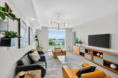 50 Biscayne Blvd #710, Miami: photo 1 of 59