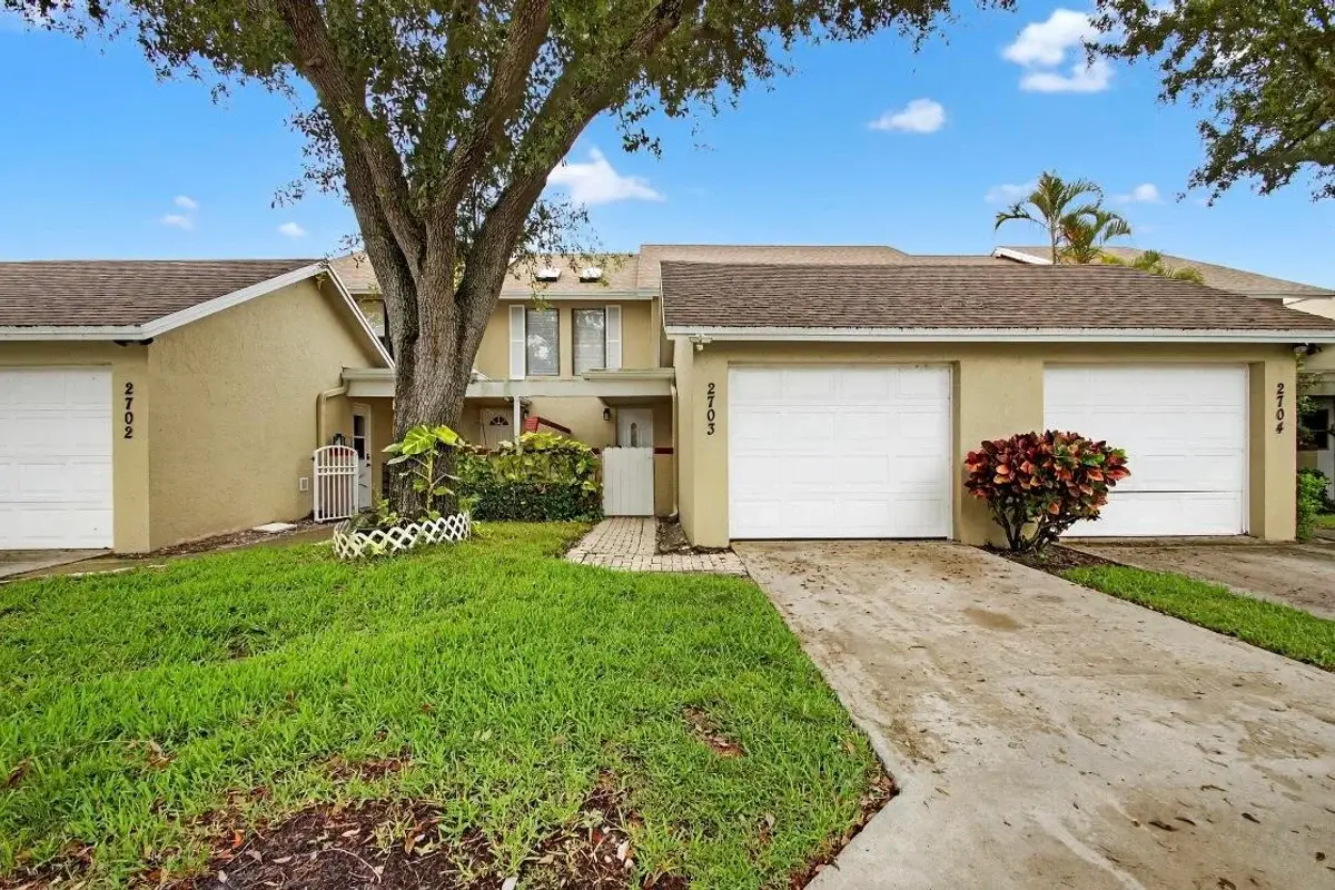 2703 Maplewood Dr, West Palm Beach: photo 1 of 12