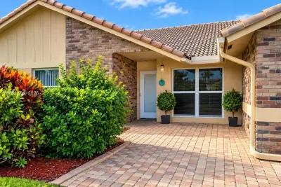 8506 NW 21st St, Coral Springs: photo 1 of 14