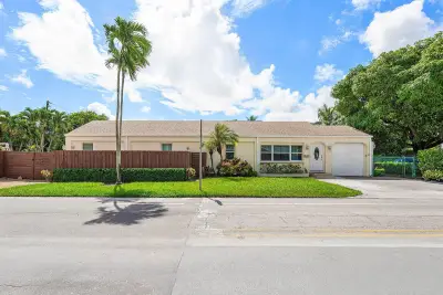 800 NE 6th St #1, Fort Lauderdale: photo 1 of 41