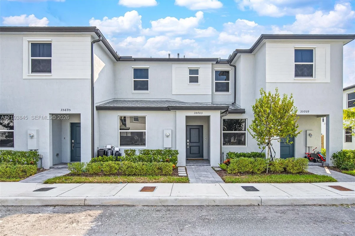35703 SW 178th Pl, Homestead: photo 1 of 25