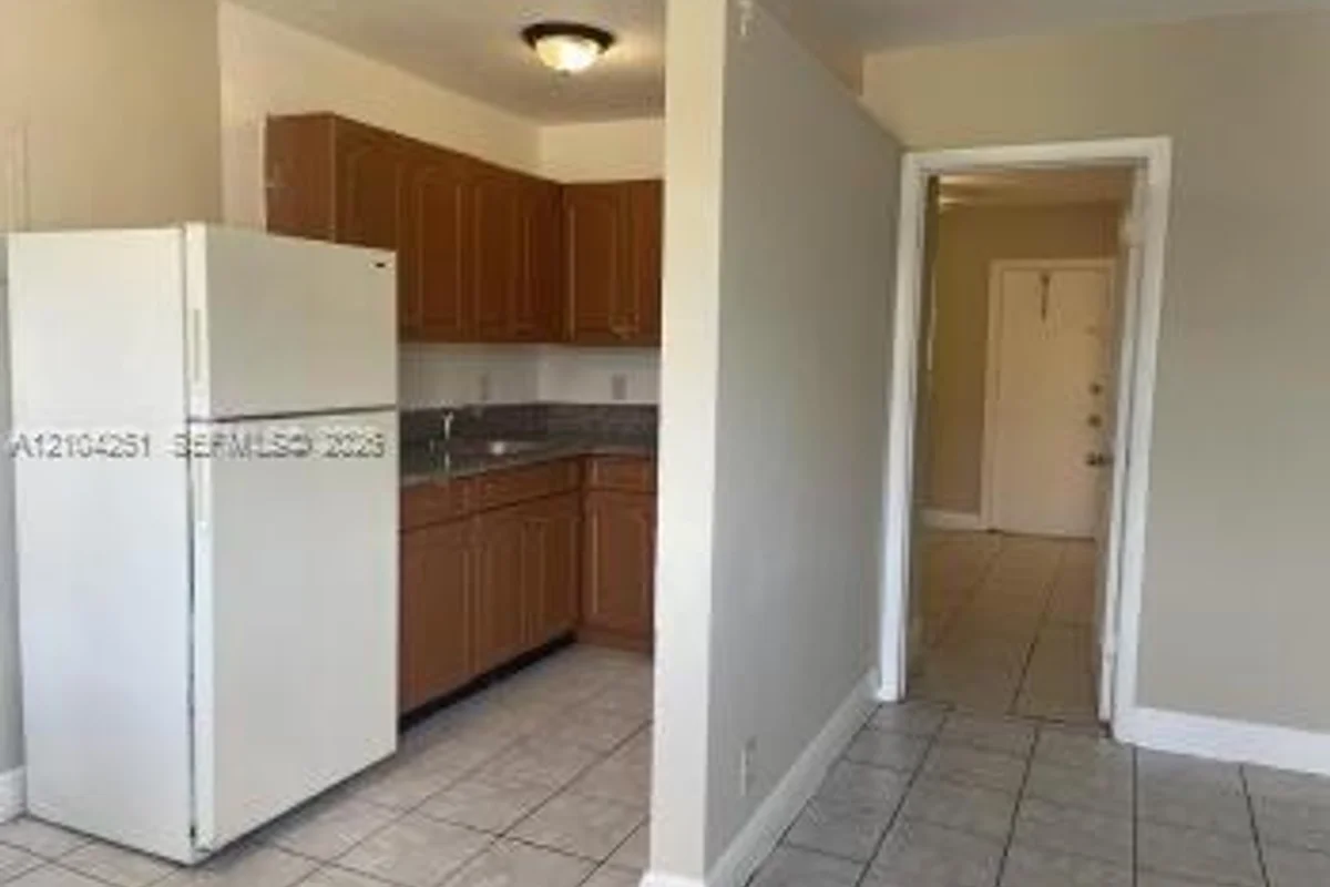 724 NW 4th Ave #1, Fort Lauderdale: photo 1 of 5