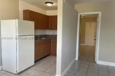 724 NW 4th Ave #1, Fort Lauderdale: photo 1 of 5