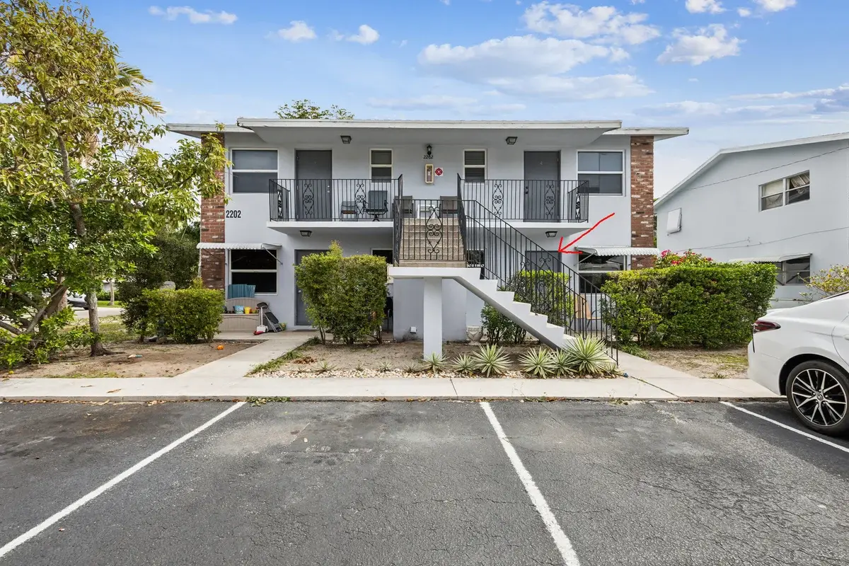 2202 SE 3rd St #2, Boynton Beach: photo 1 of 12