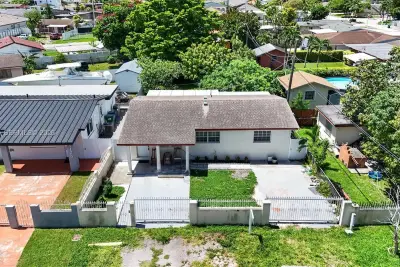 11970 SW 4th Ter, Miami: photo 1 of 21
