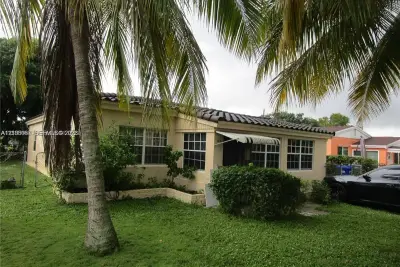 1840 NE 174th St, North Miami Beach: photo 1 of 15