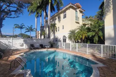 3356 Bird Ave #4, Miami: photo 1 of 14