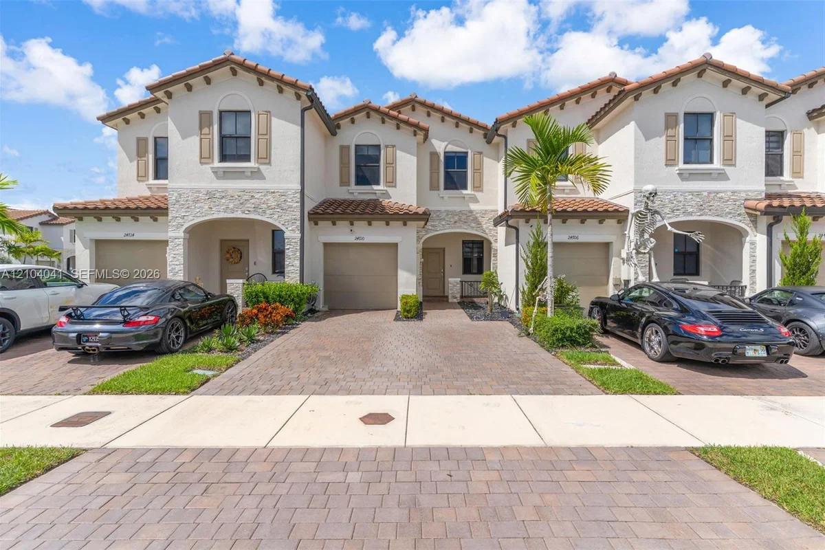 24710 SW 119th Ct, Homestead: photo 1 of 38