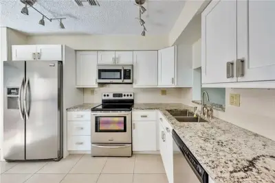 5201 NE 14th Ter #1, Fort Lauderdale: photo 1 of 40