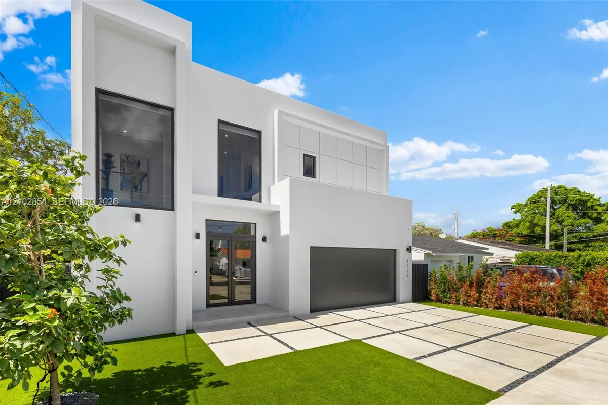 4339 SW 9th Ter, Miami: photo 1 of 25