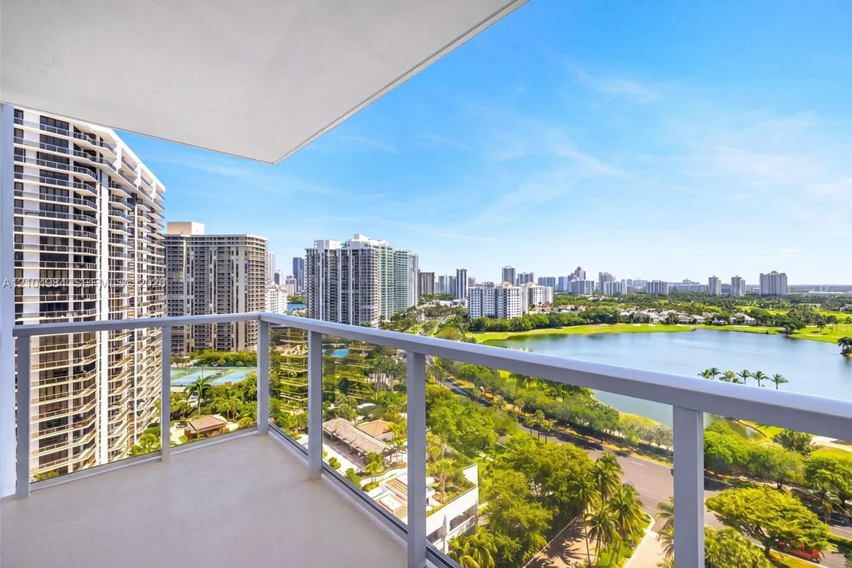 3731 N Country Club Dr #2023, Aventura: photo 1 of 32