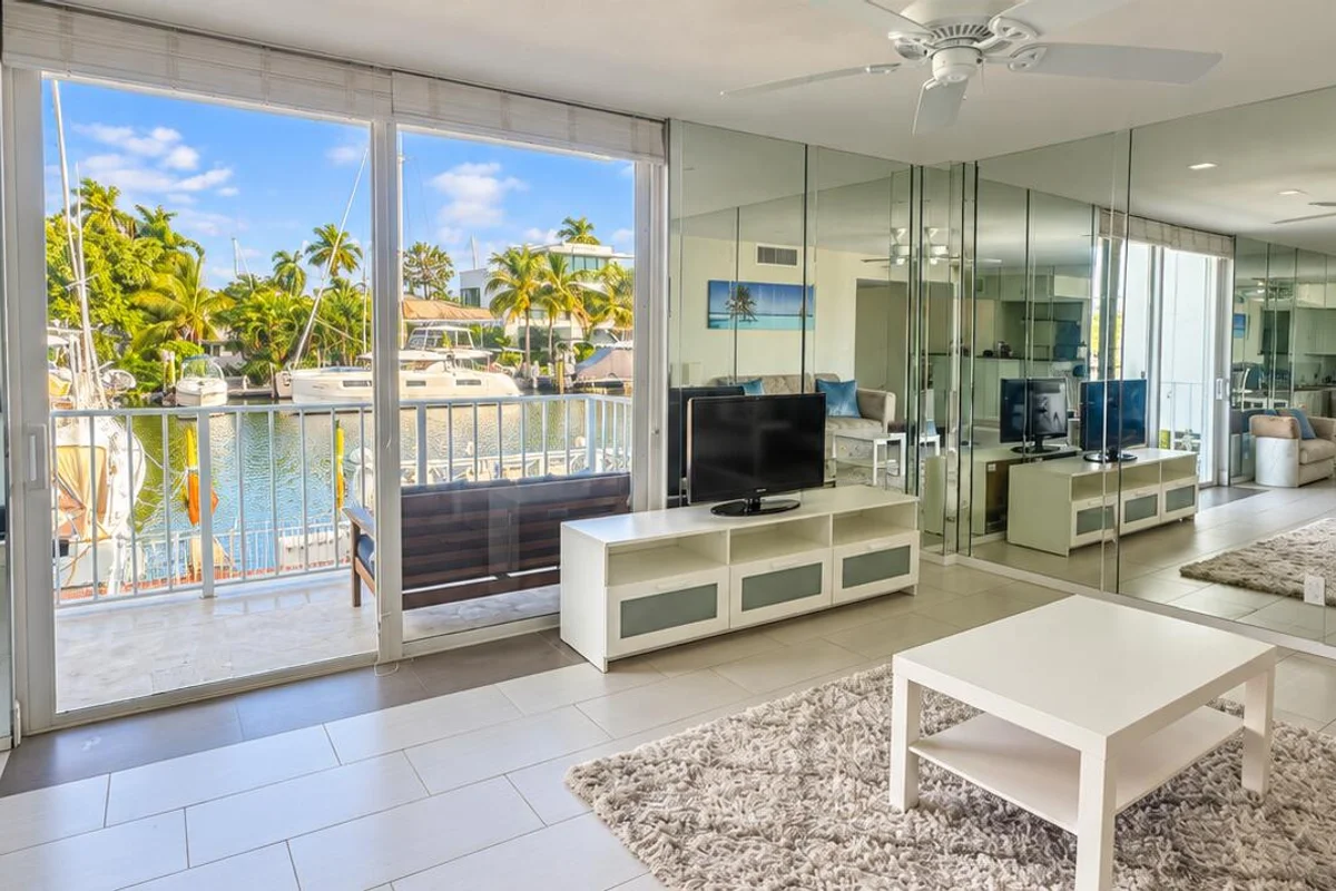 1777 SE 15th St #210, Fort Lauderdale: photo 1 of 13