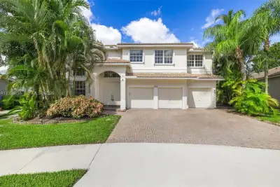 16729 Amber Lake, Weston: photo 1 of 1