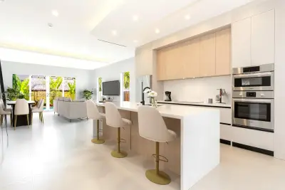 721 SW 7th Ave, Fort Lauderdale: photo 1 of 24