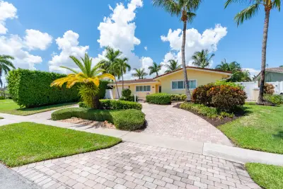 1271 SW 9th St, Boca Raton: photo 1 of 41
