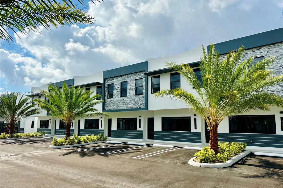 19197 NW 37 Ave, Miami Gardens: photo 1 of 12