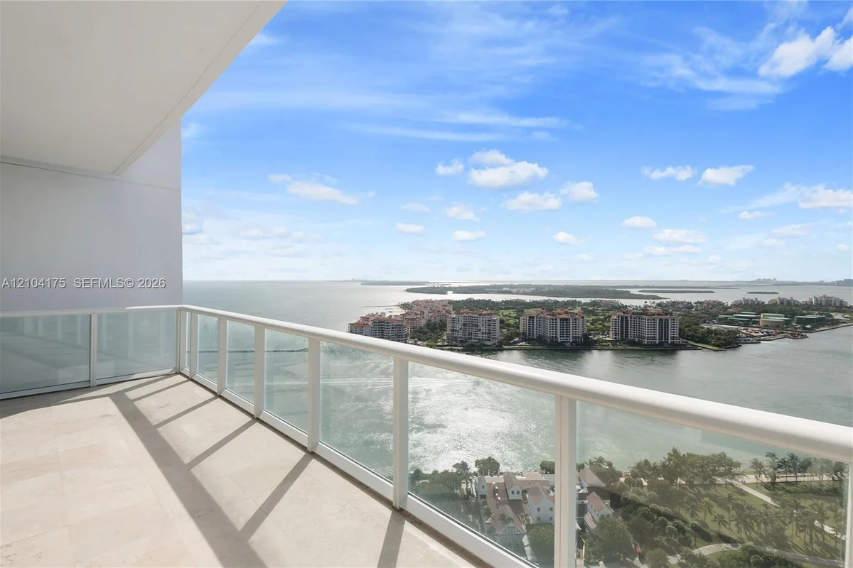 100 S Pointe Dr #2902, Miami Beach: photo 1 of 12