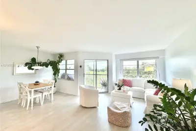 12601 SW 13th St #402G, Pembroke Pines: photo 1 of 36