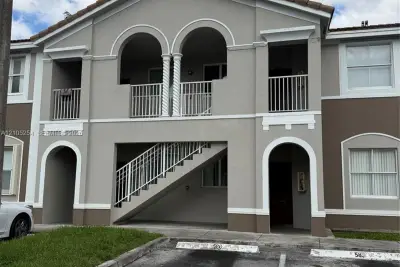 1543 SE 25th St #201, Homestead: photo 1 of 12