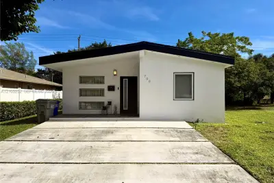 700 NW 17th Ter, Pompano Beach: photo 1 of 26