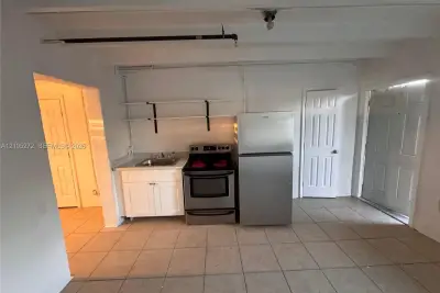 354 Rardin Ave #2, Pahokee: photo 1 of 10