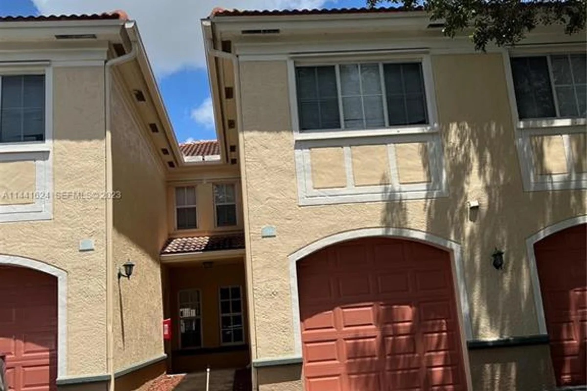 2492 Centergate Dr #107, Miramar: photo 1 of 13
