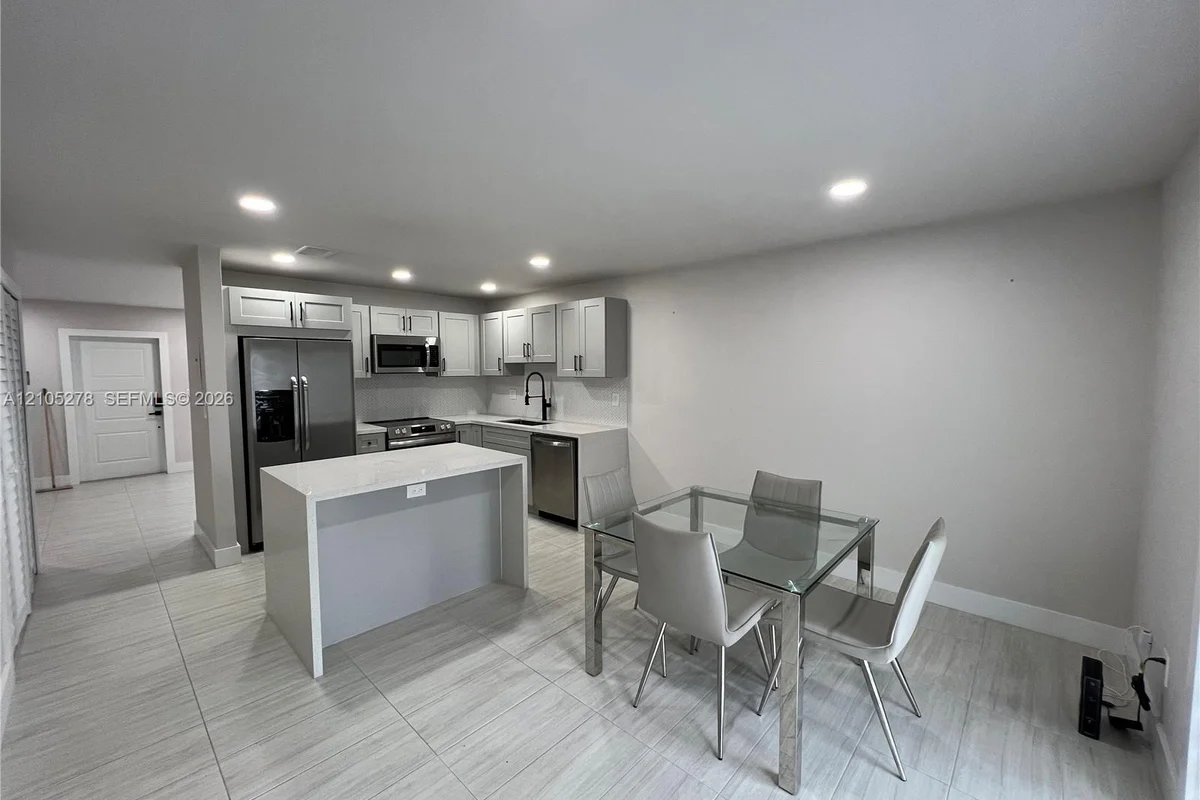 3826 SW 107th Ave #2-2, Miami: photo 1 of 18