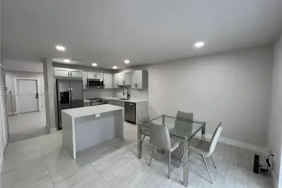 3826 SW 107th Ave #2-2, Miami: photo 1 of 18