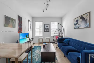 1611 Meridian Ave #304, Miami Beach: photo 1 of 17
