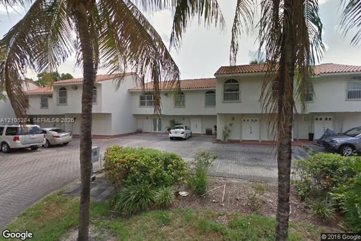 16529 NE 26th Ave #4A, North Miami Beach: photo 1 of 7