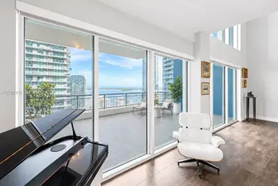 60 SW 13th St #4002, Miami: photo 1 of 70