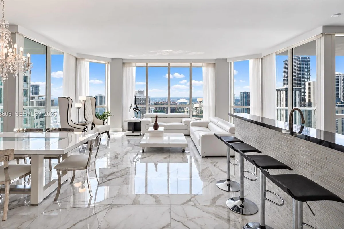 244 Biscayne Blvd #4308, Miami: photo 1 of 64