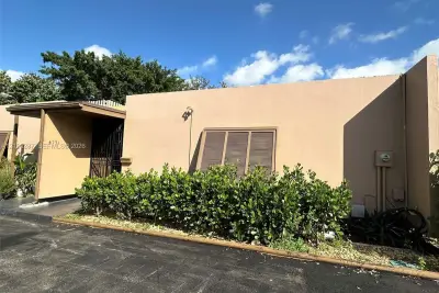 6731 Kingsmoor Way, Miami Lakes: photo 1 of 26