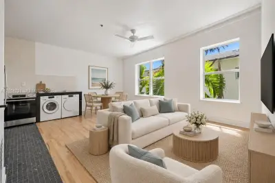 1521 Lenox Ave #206, Miami Beach: photo 1 of 13