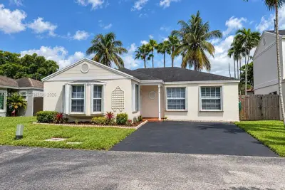 14408 SW 124th Ct, Miami: photo 1 of 12